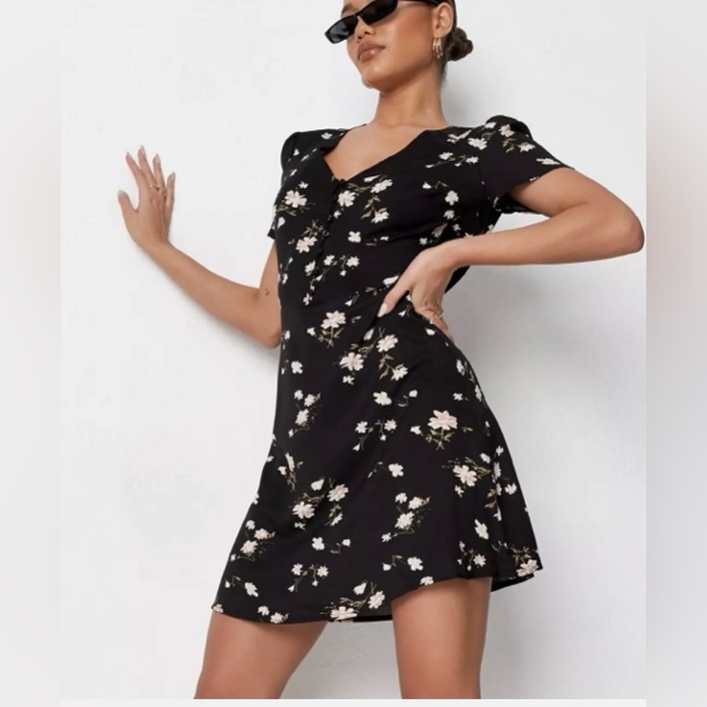 MISSGUIDED Black Floral Print Fit And Flare Mini Dress